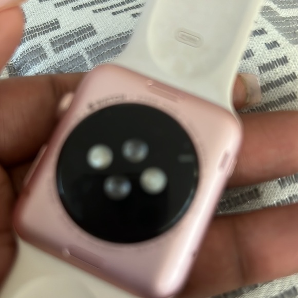 Working Apple Watch ! - Picture 2 of 2